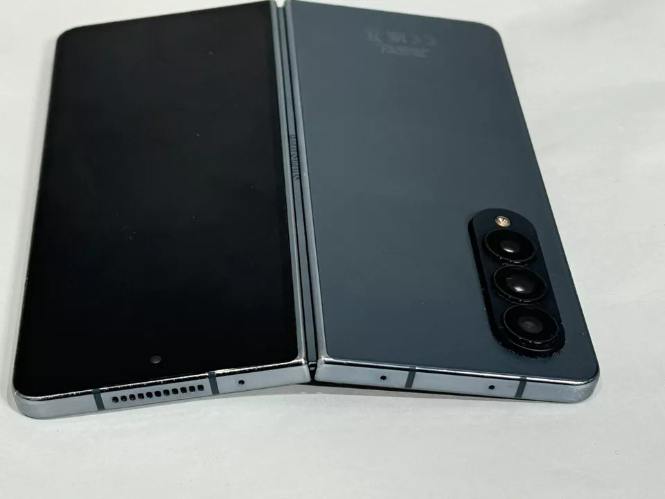 Samsung Galaxy Z Fold 4 5G - SM-F936B/DS - 256GB - Blue (Unlocked)